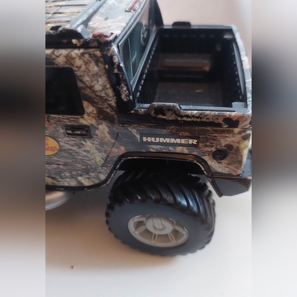 2005 Hummer Truck Pro BASS Shop Camo Truck - Picture 2 of 7